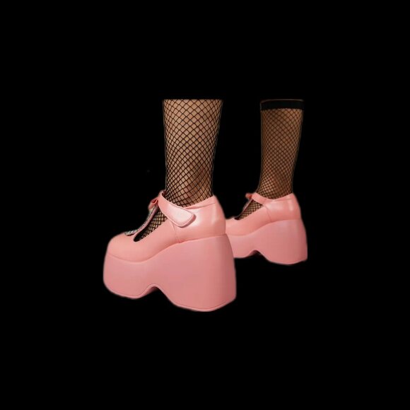 Woman's size 9 pink platform shoes with rhinestone heart embellishments - Picture 8 of 10